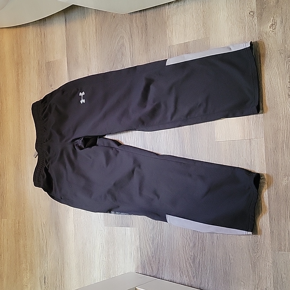 Under Armour black loose pants large